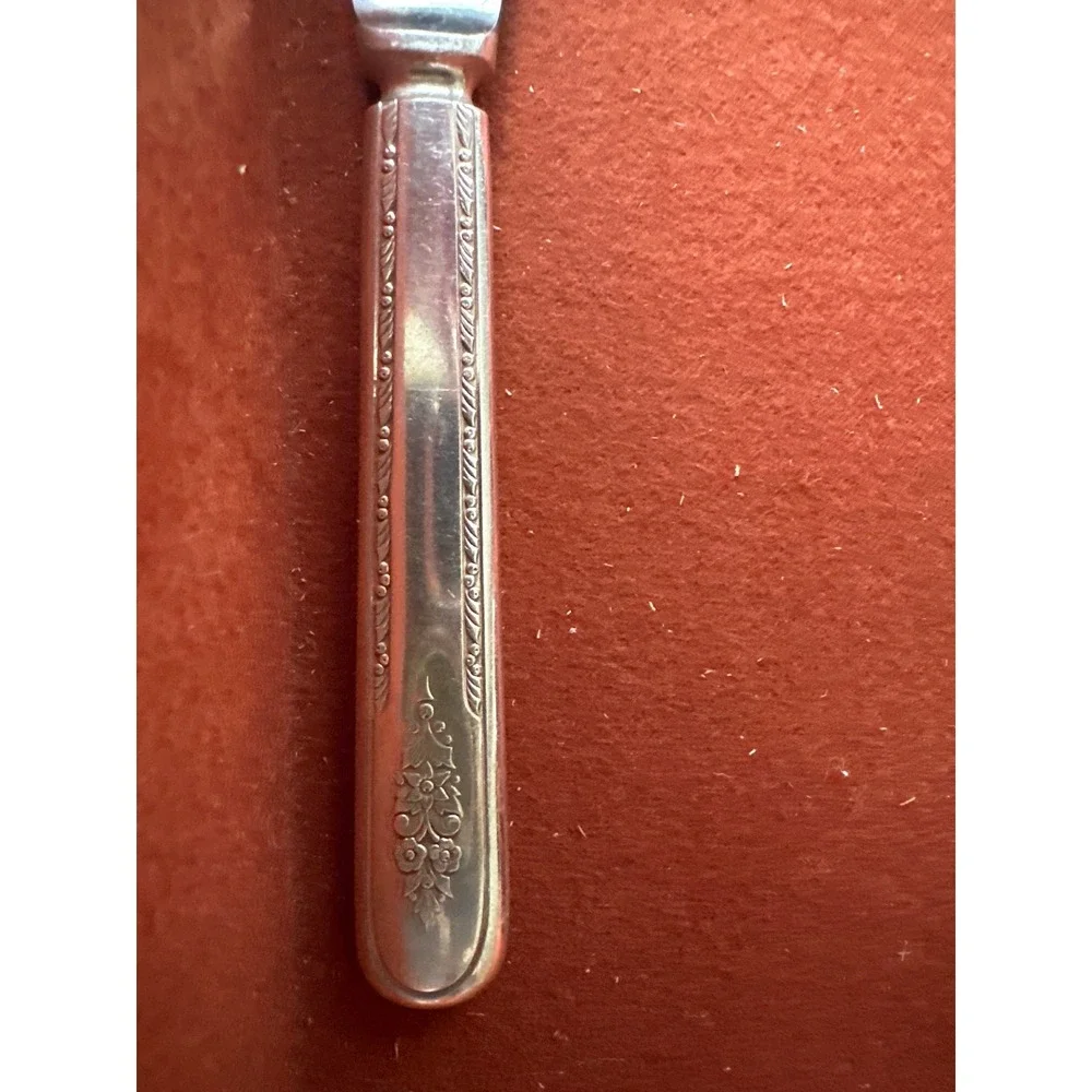 Wm A Rogers Stainless Silverware Butter‎ Knives Set of 4 Ornate Floral Handles